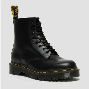 Dr. Martens 1460 Bex Smooth Leather - women’s 8